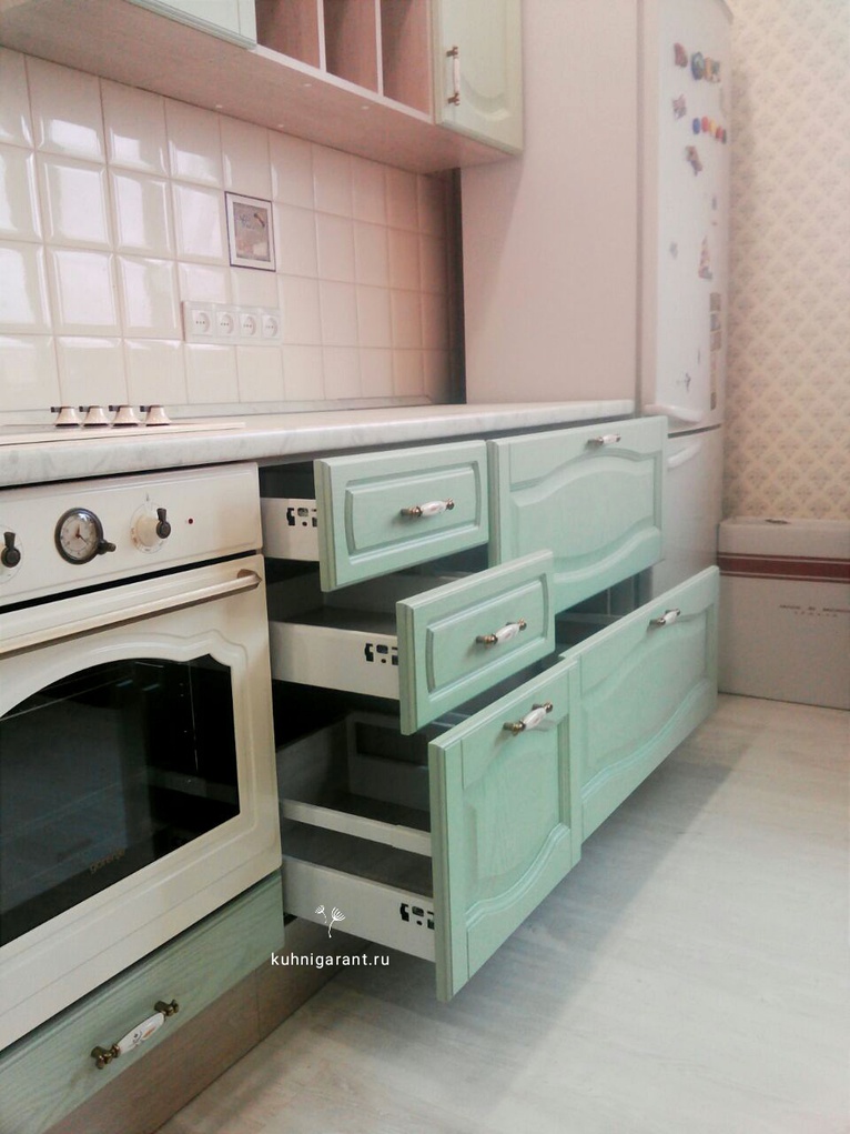 кухня Бирюза массив