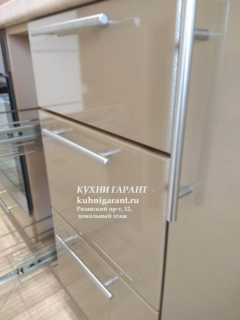 кухня Помади 2 + гардероб